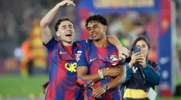 فيديو | كيف استفز لامين يامال ريال مدريد في موكب احتفالات برشلونة؟